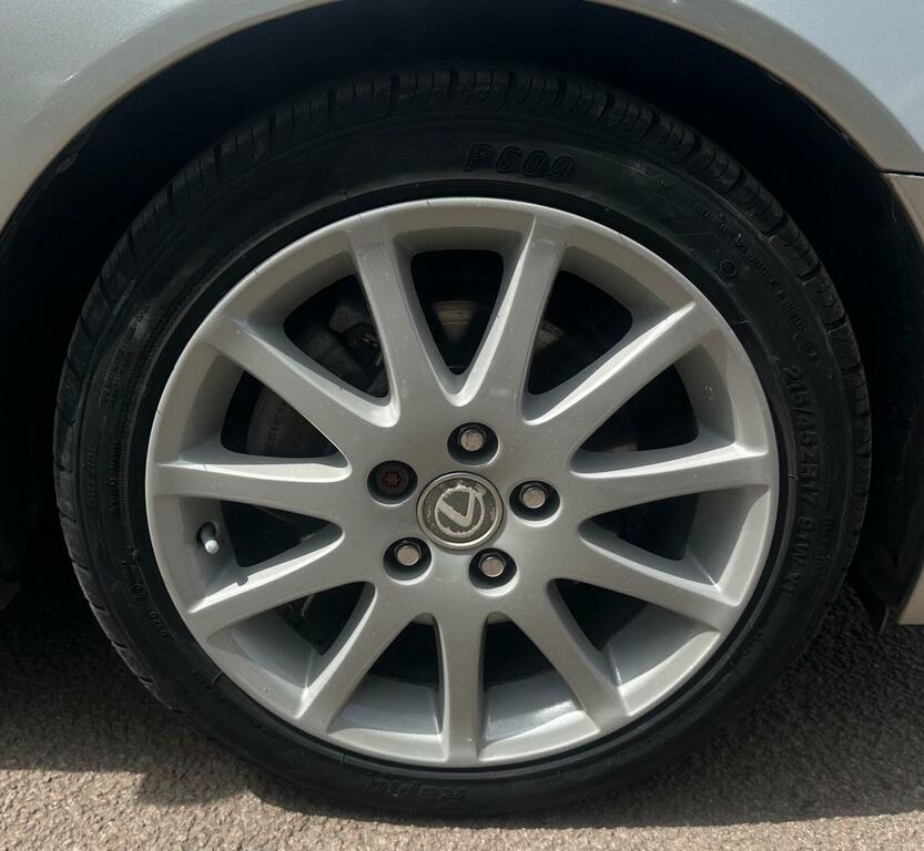 Lexus IS 2L Sportcross Silver #100