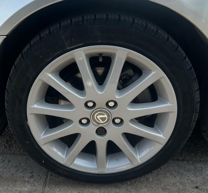 Lexus IS 2L Sportcross Silver #101