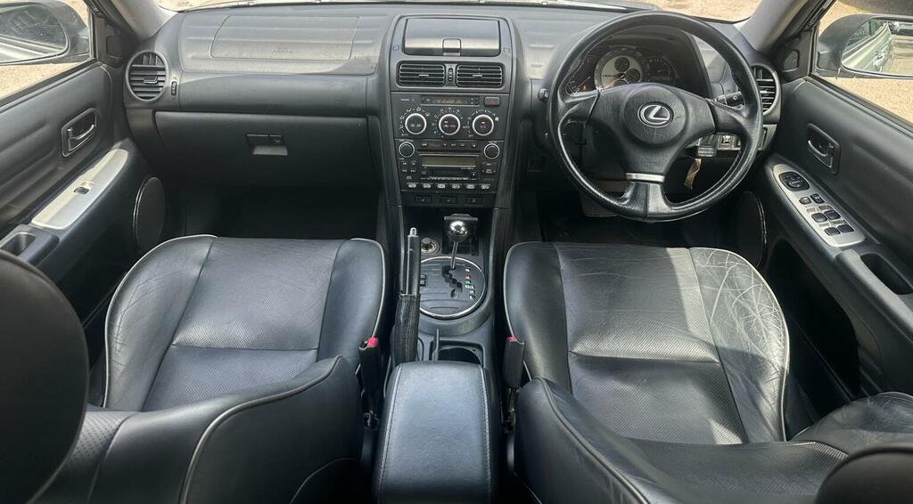 Lexus IS 2L Sportcross Silver #82