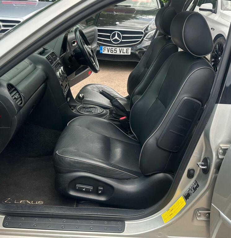 Lexus IS 2L Sportcross Silver #18