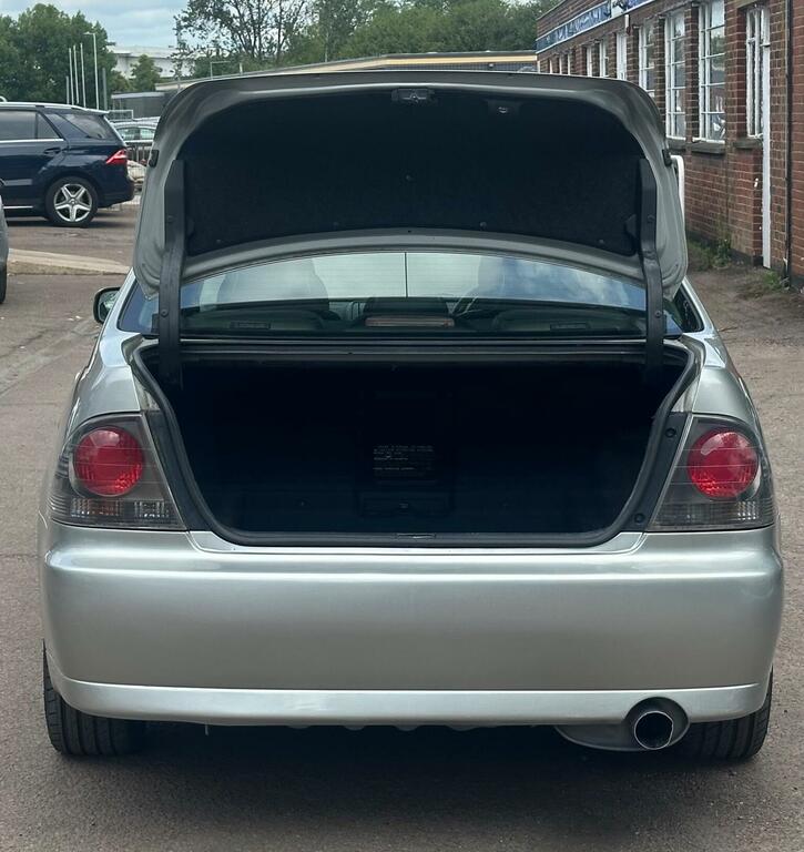 Lexus IS 2L Sportcross Silver #70