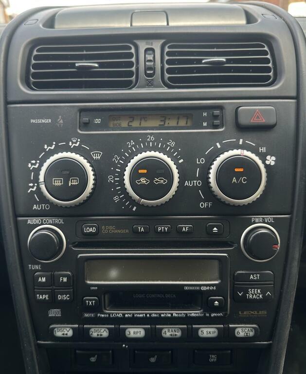 Lexus IS 2L Sportcross Silver #93