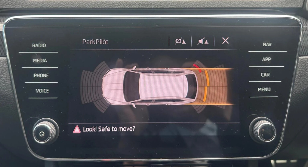 Skoda Superb 2.0 Tdi Cr Se Technology Dsg 7 Speed  #49