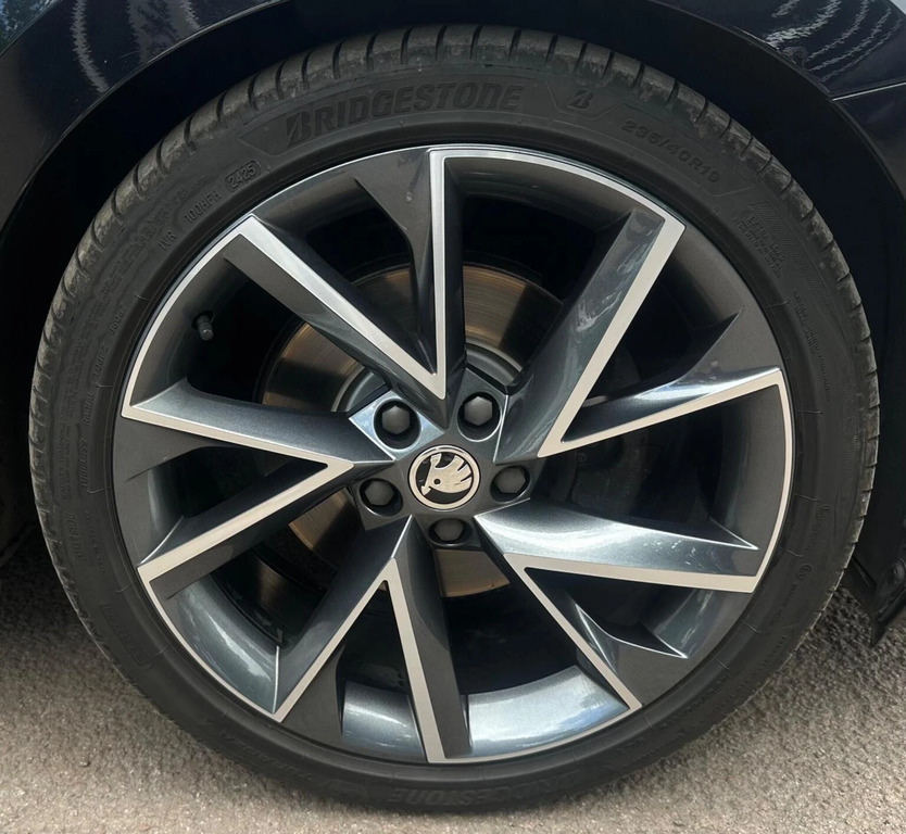 Skoda Superb 2.0 Tdi Cr Se Technology Dsg 7 Speed  #56