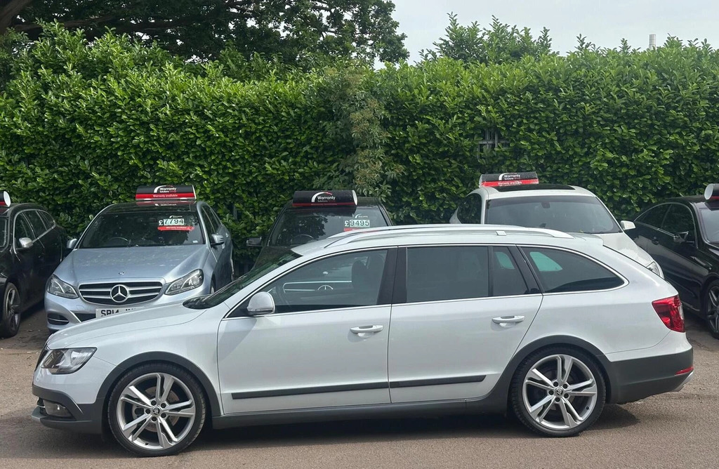 Skoda Superb 2.0 Tdi Outdoor Plus Dsg 4Wd Euro 5 White #4