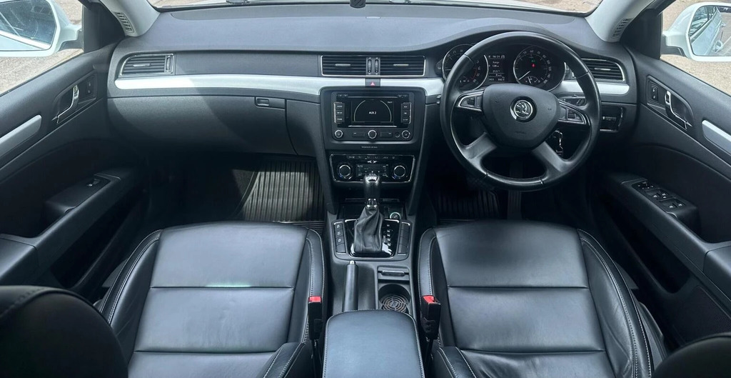Skoda Superb 2.0 Tdi Laurin Grey #18
