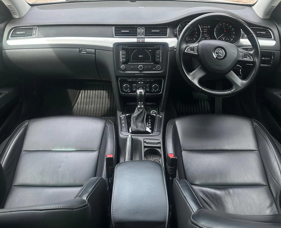 Skoda Superb 2.0 Tdi Laurin Grey #33