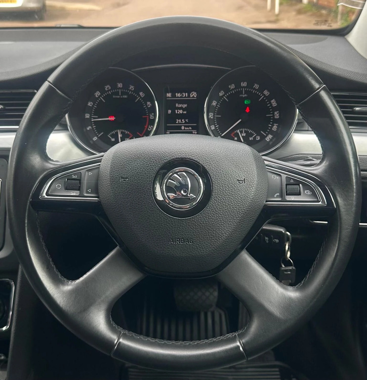 Skoda Superb 2.0 Tdi Laurin Grey #28
