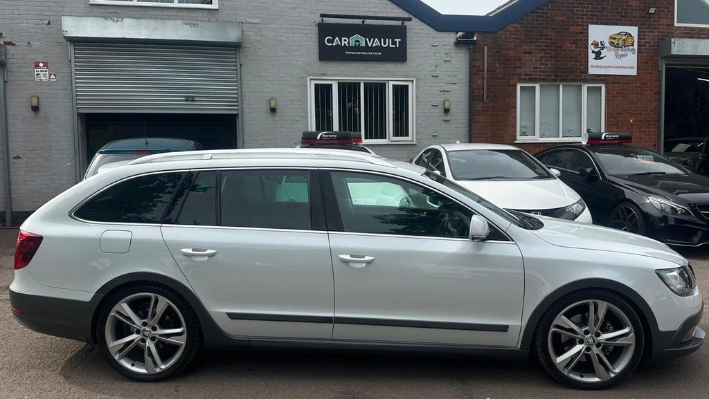 Skoda Superb 2.0 Tdi Laurin Grey #9