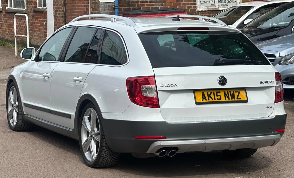 Skoda Superb 2.0 Tdi Outdoor Plus Dsg 4Wd Euro 5 White #6
