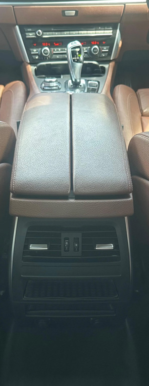 BMW 5 Series Gran Turismo Hatchback 3.0 530D Se Gt 2011 Grey #41