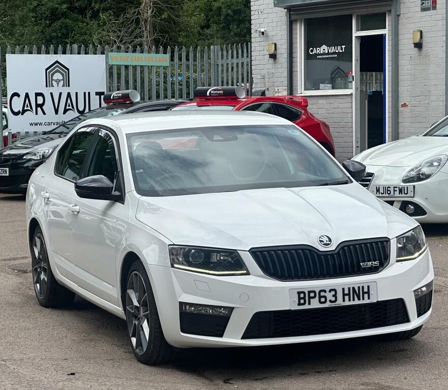 Skoda Octavia White #13