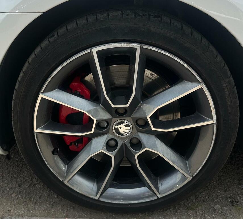 Skoda Octavia White #53