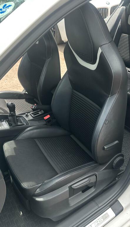Skoda Octavia White #20