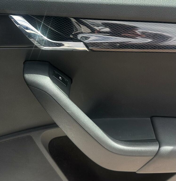 Skoda Octavia White #25