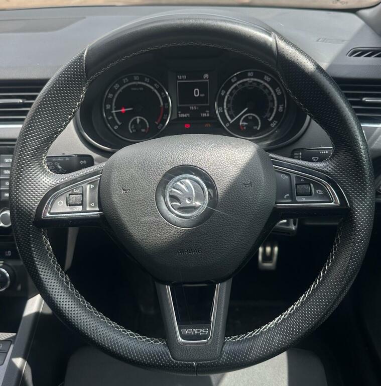 Skoda Octavia White #32