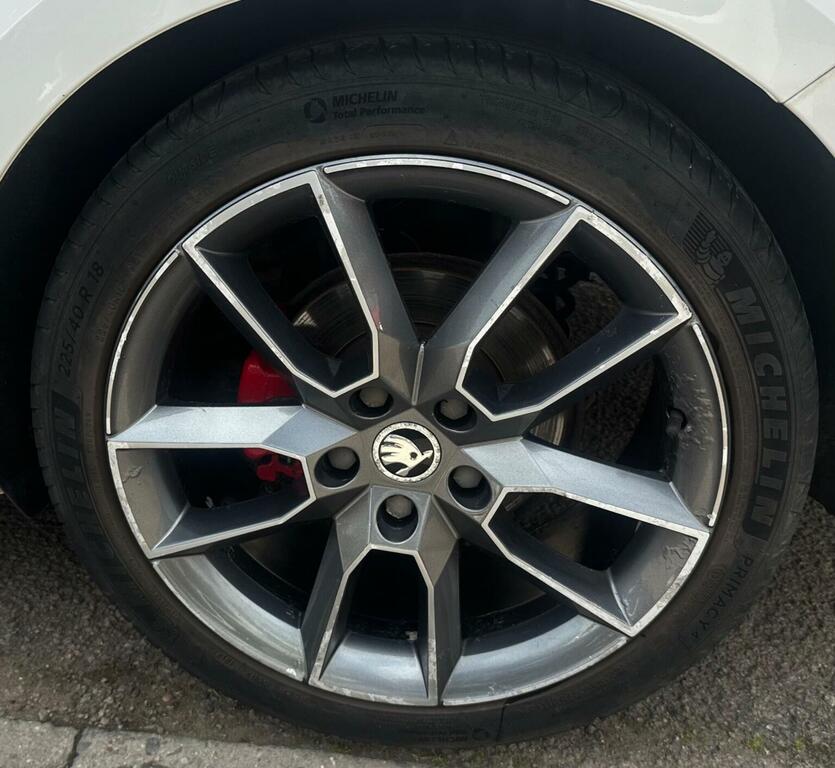 Skoda Octavia White #54
