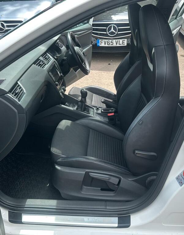Skoda Octavia White #21