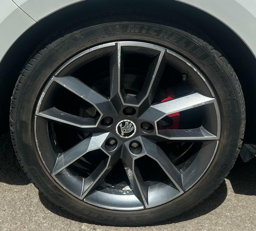 Skoda Octavia White #51