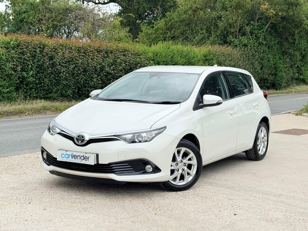 Toyota Auris 1.2L Icon MC18YXS White #2