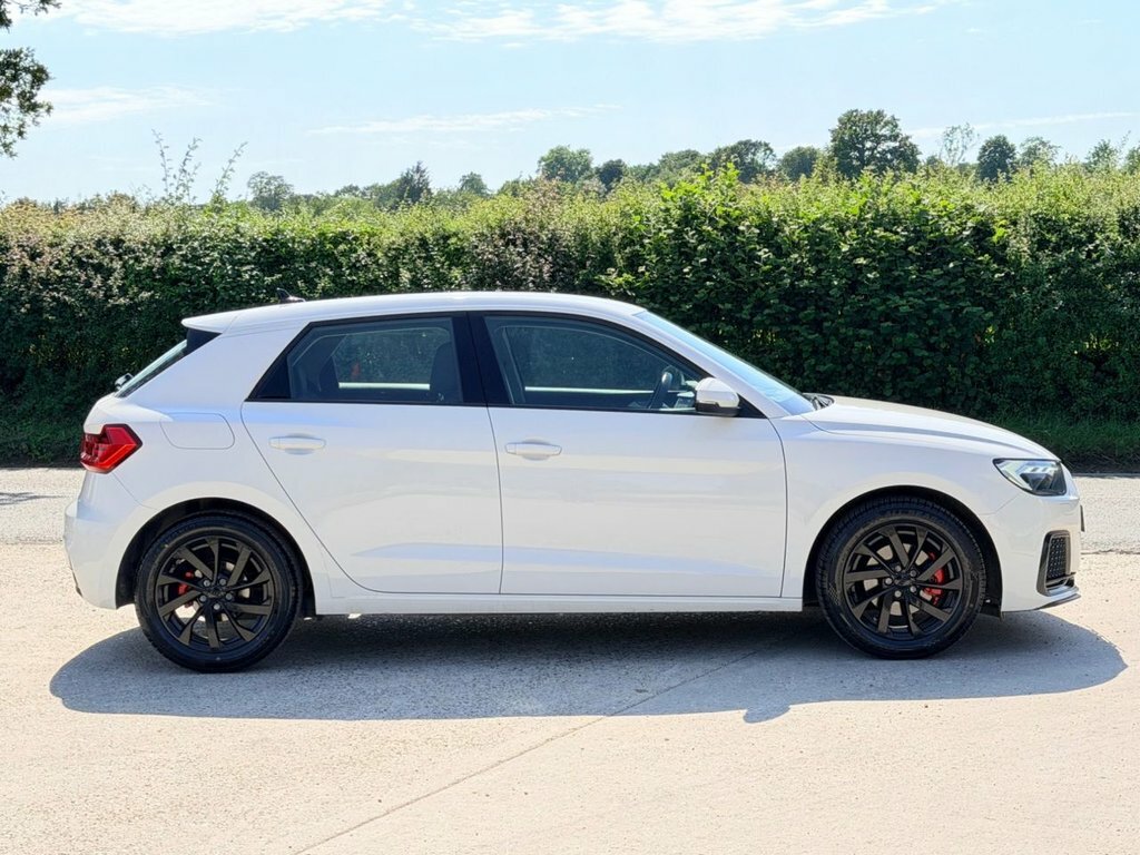 Audi A1 1L Sport EP19CZN White #6