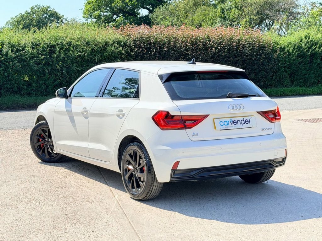 Audi A1 1L Sport EP19CZN White #5