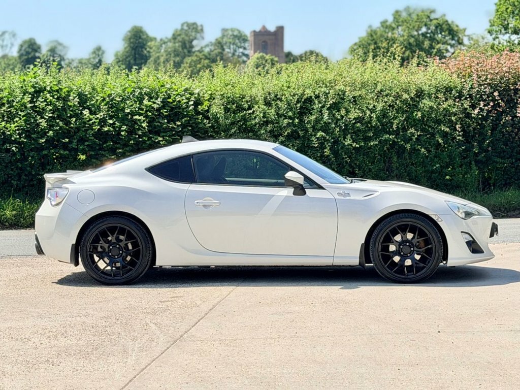 Toyota GT86 2L Null White #5