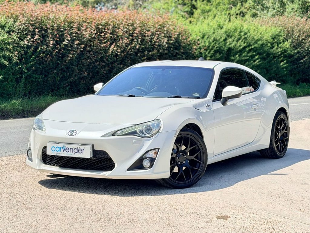 Toyota GT86 2L Null White
