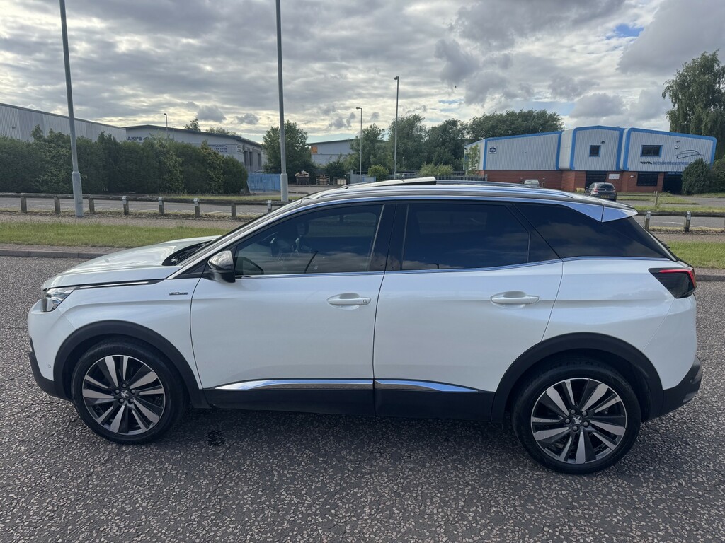 Peugeot 3008 1.2 Puretech Gt Line White #3