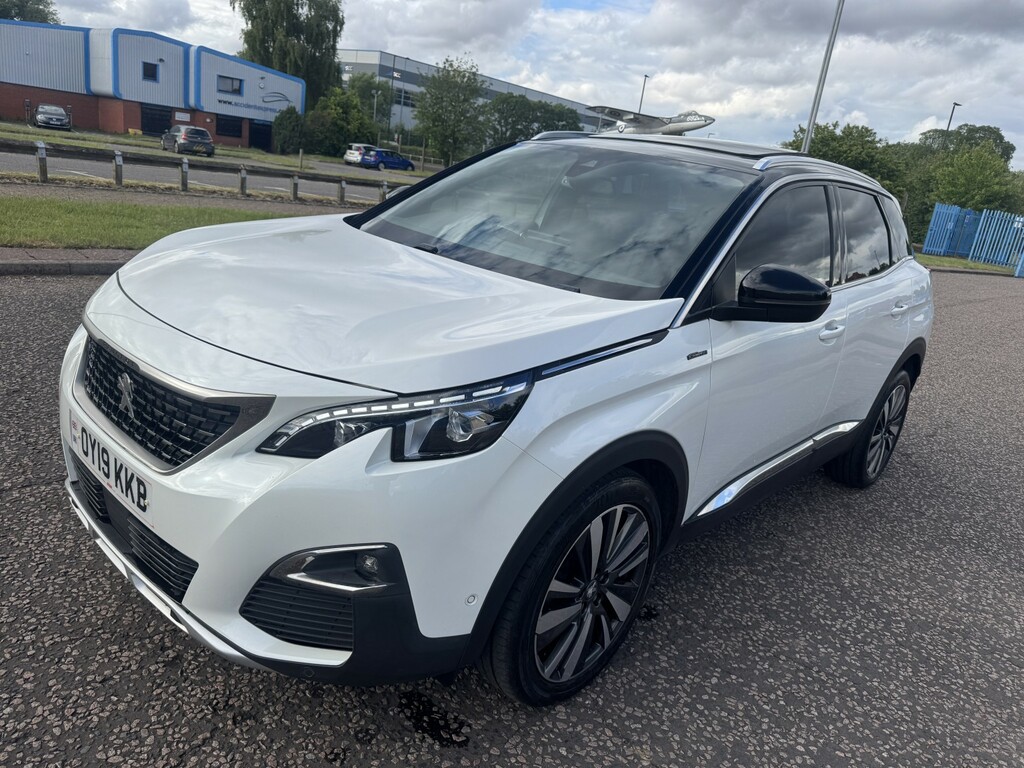 Peugeot 3008 1.2 Puretech Gt Line White #2