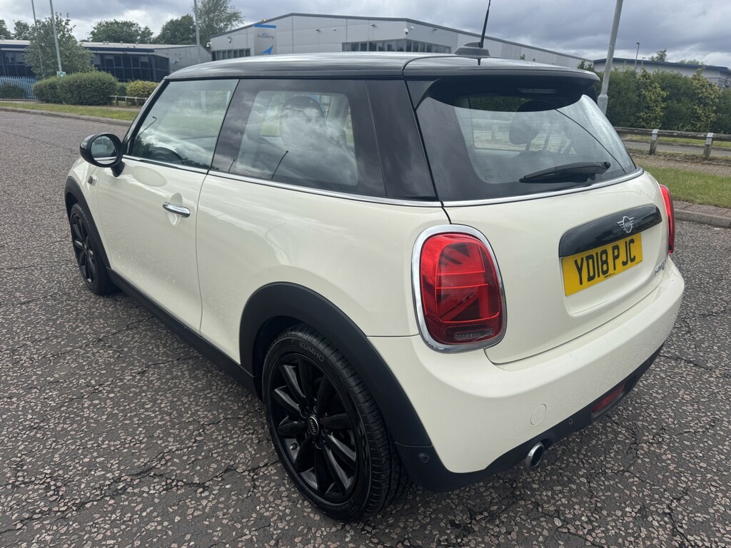 Mini Hatch 1.5 3-Door Hatch Cooper D White #4
