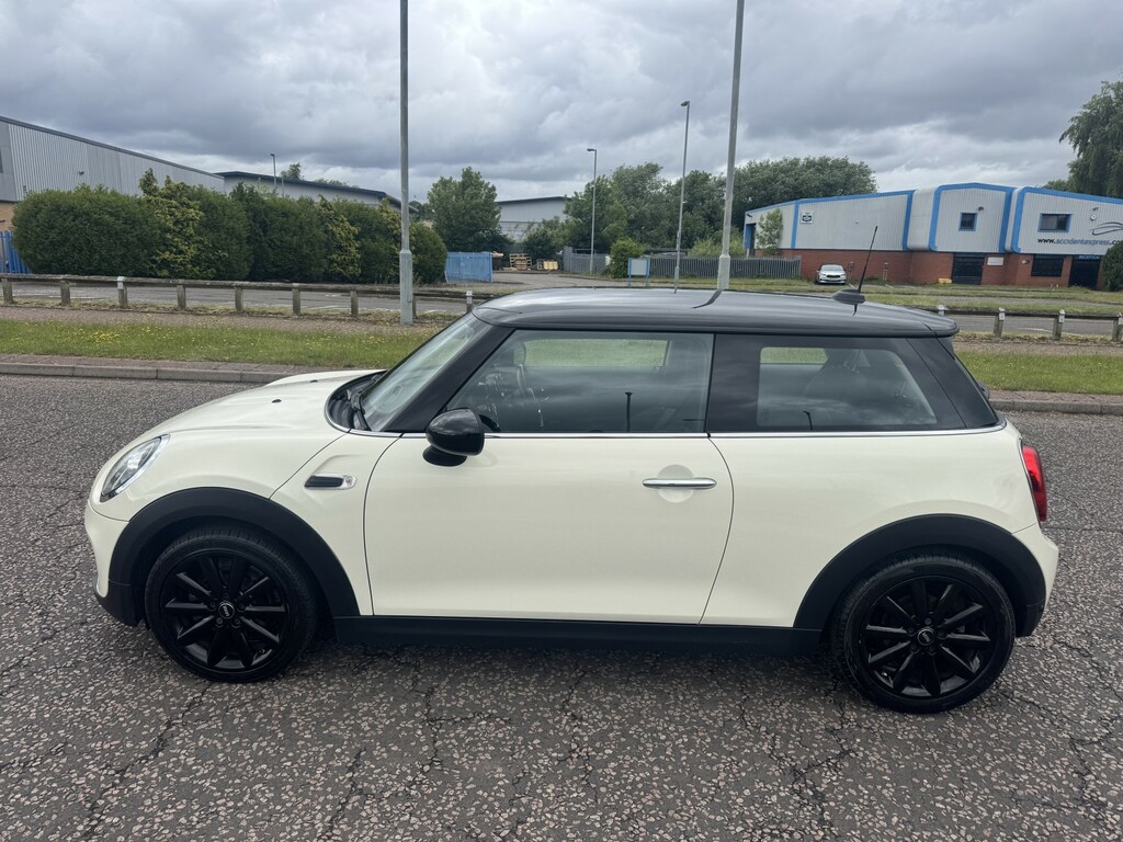 Mini Hatch 1.5 3-Door Hatch Cooper D White #3