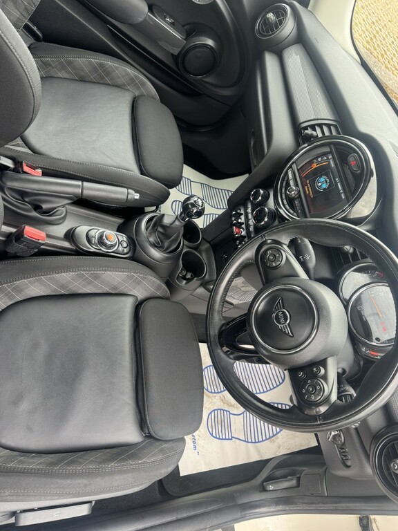 Mini Hatch 1.5 Cooper II 2018 Green #19
