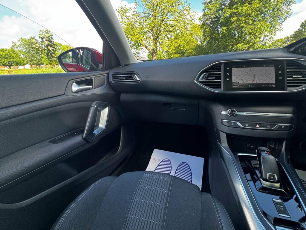 Peugeot 308 SW Active Red #33