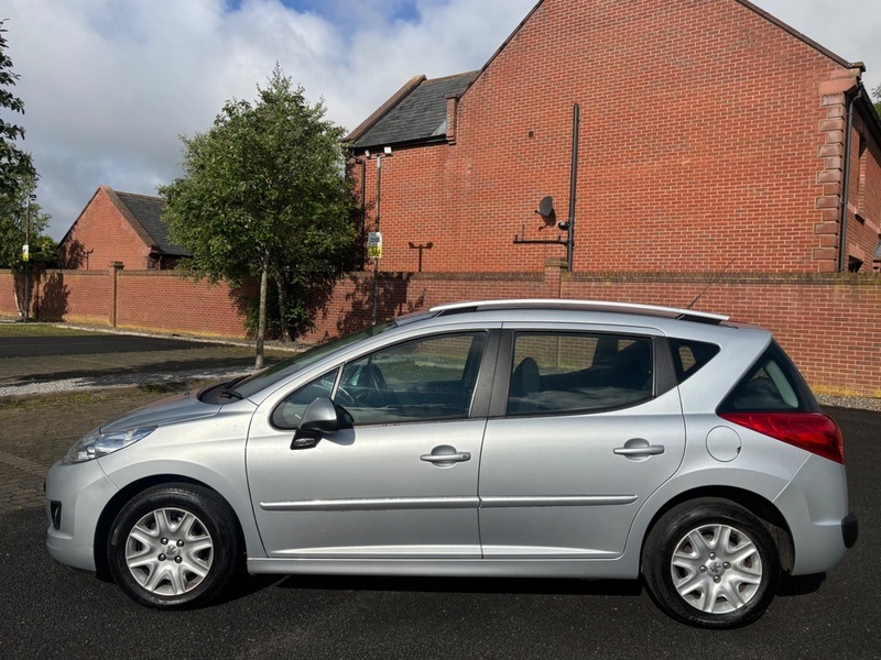 Peugeot 207 SW Sw Active Black #10