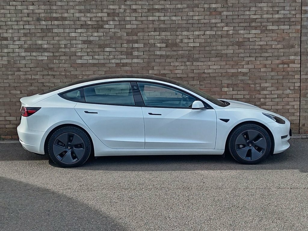 Tesla Model 3 Saloon LB23OSN White #2