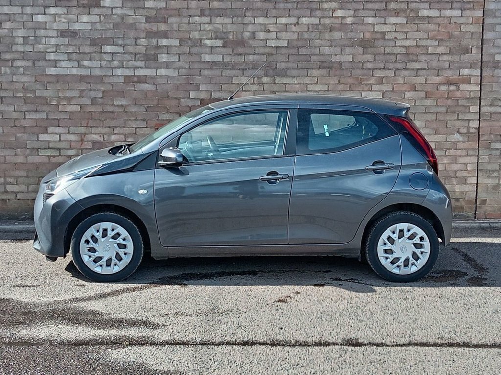 Toyota Aygo 1L X-play FG71GZE Grey #3