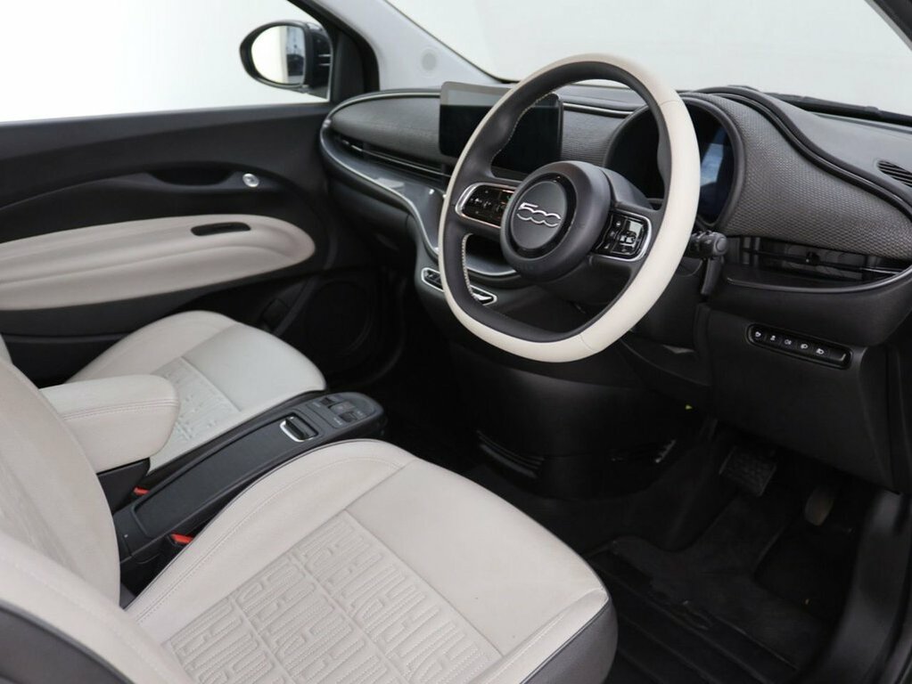 Fiat 500E Hatchback Black