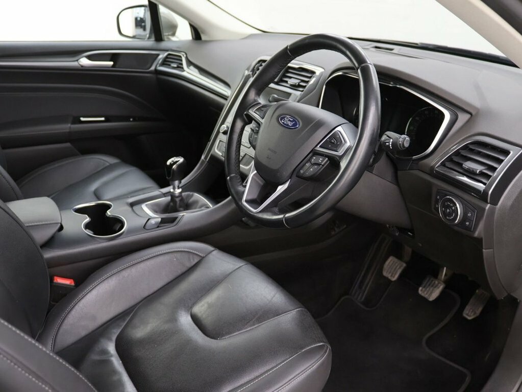 Ford Mondeo 2.0 Hybrid Vignale Blue #8