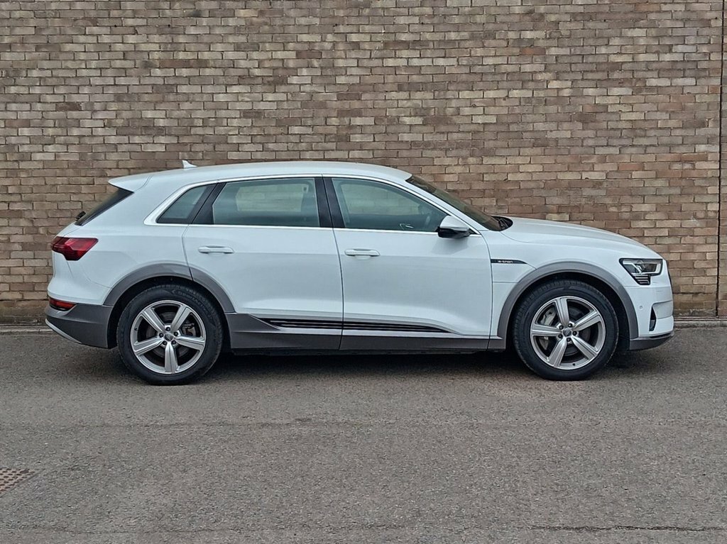 Audi E-tron Suv NA20NCN White #2