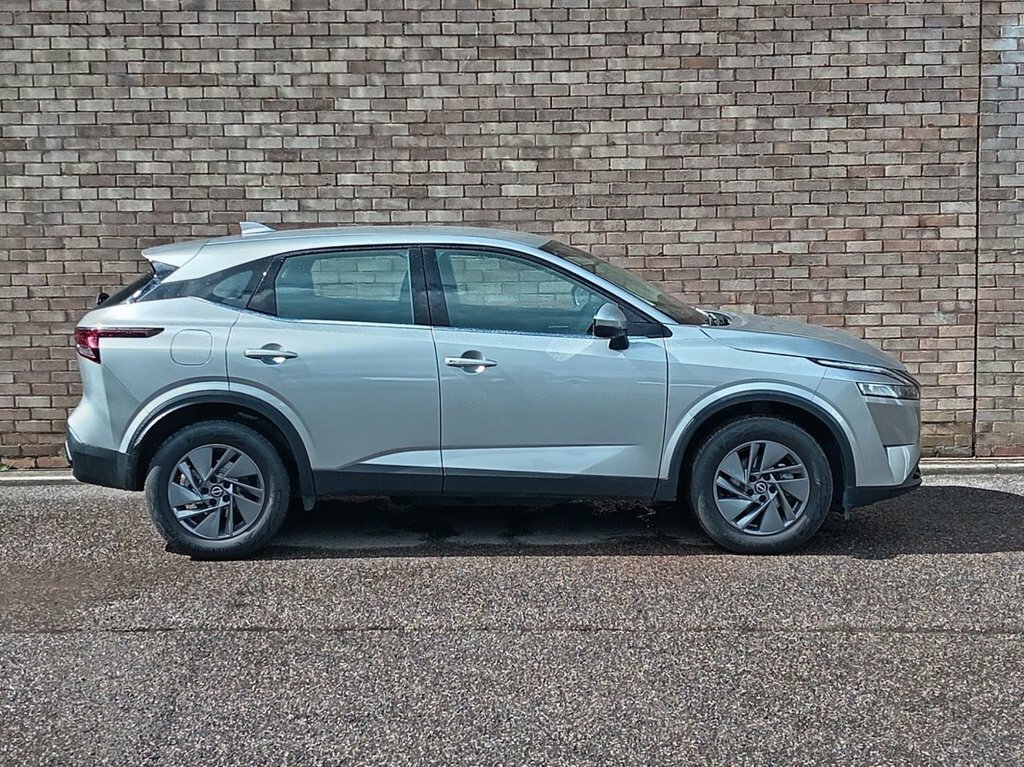 Nissan Qashqai 1.3L Acenta Premium Silver #3