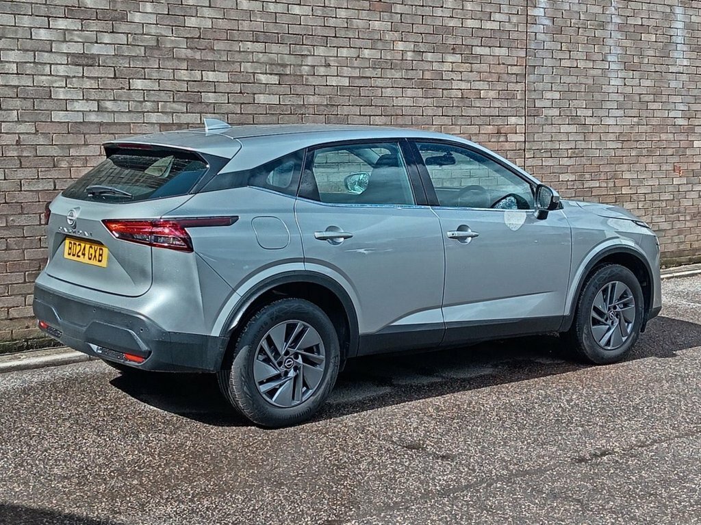 Nissan Qashqai 1.3L Acenta Premium Silver #4