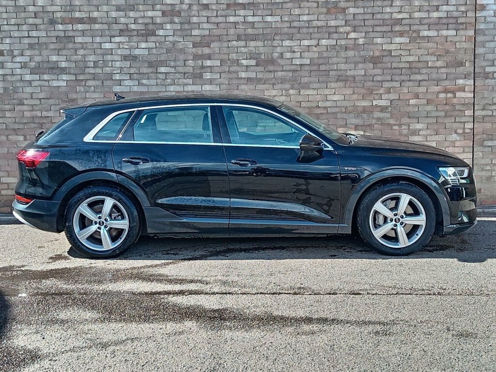 Audi E-tron Suv LO71UUT Black #3