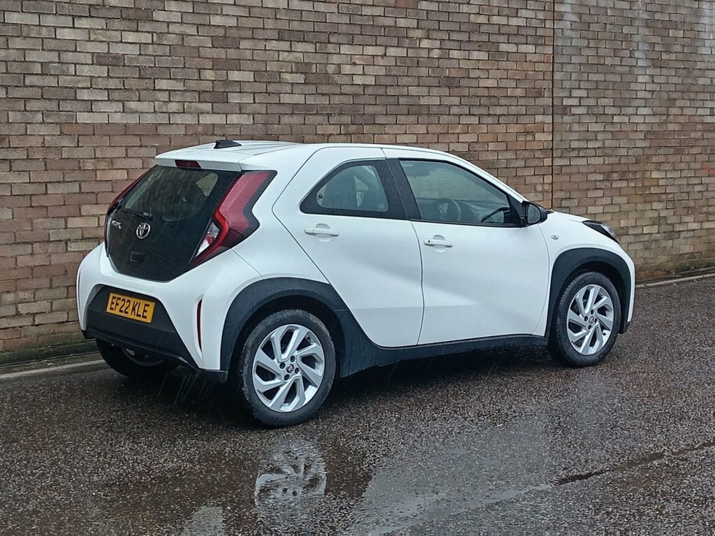 Toyota Aygo X 1L Pure EF22KLE White #4