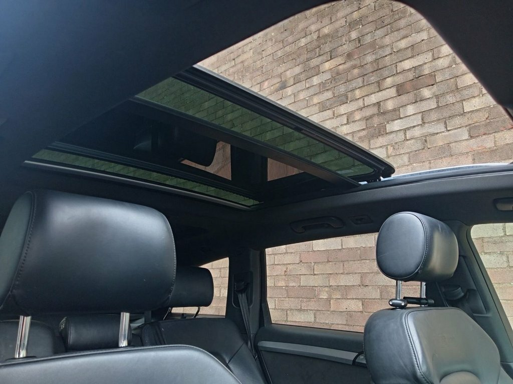 Audi Q7 3L S Line Sport Edition LT64BNB Black #2