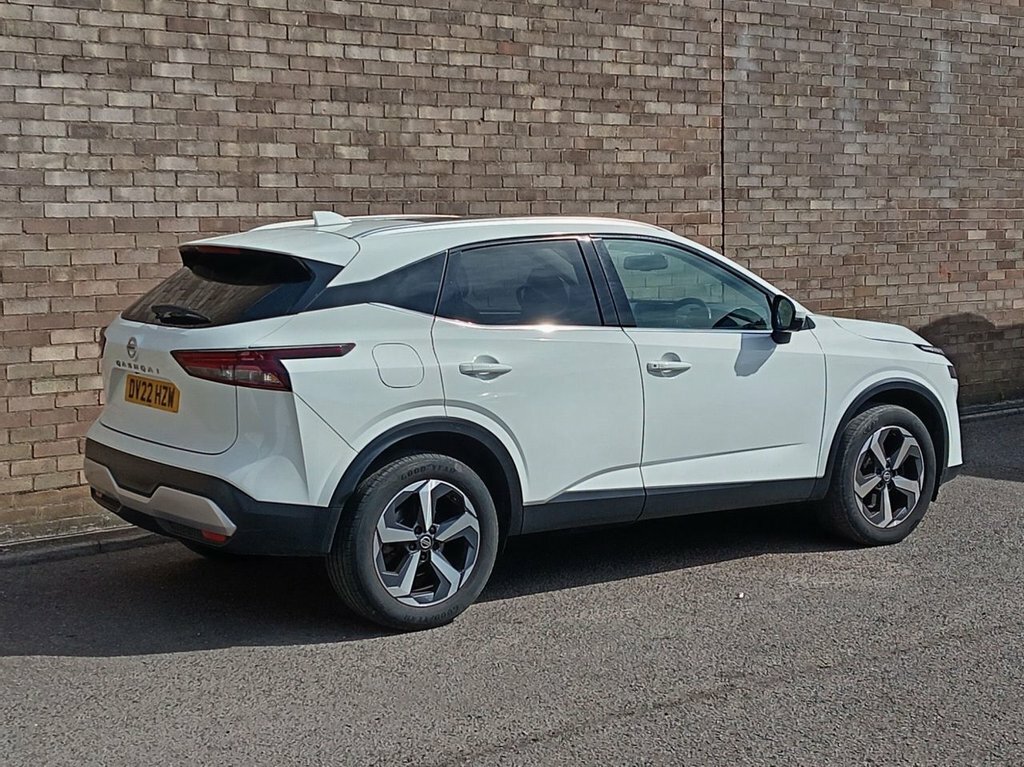 Nissan Qashqai 1.3L N-connecta DV22HZW White #5
