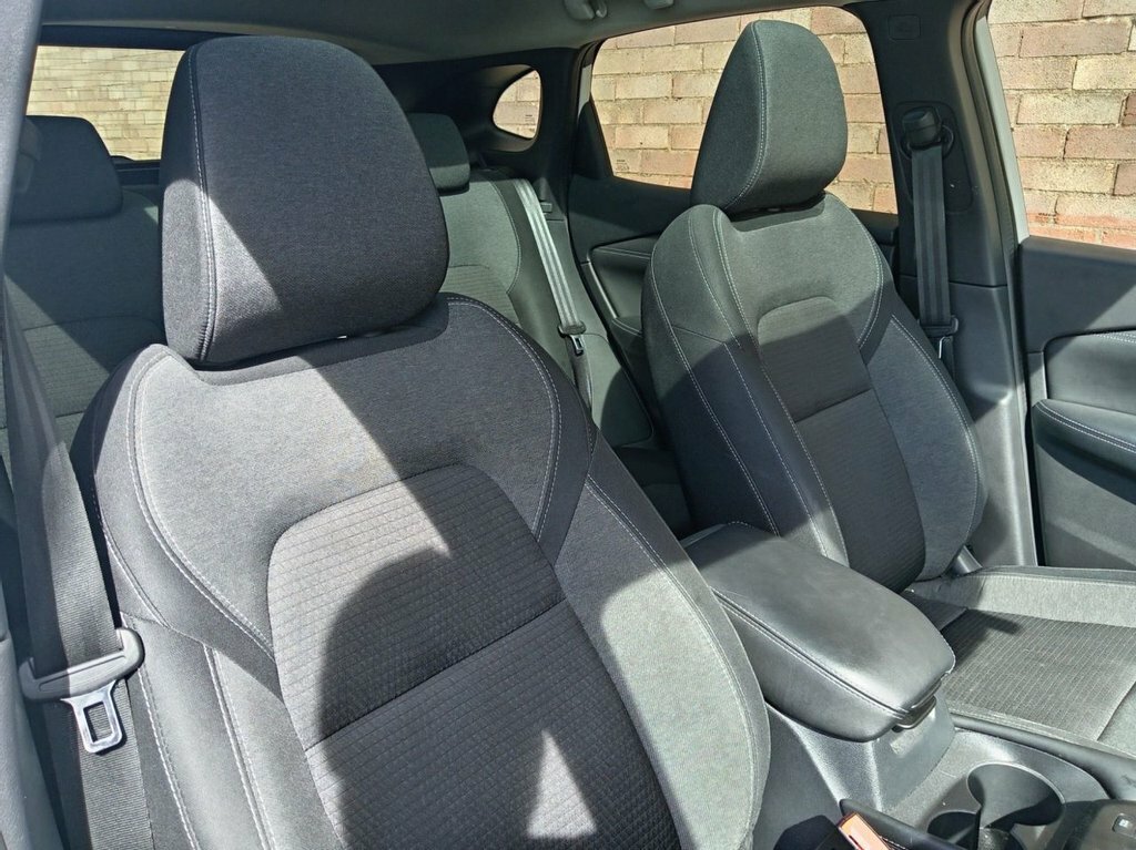 Nissan Qashqai 1.3L N-connecta DV22HZW White #6
