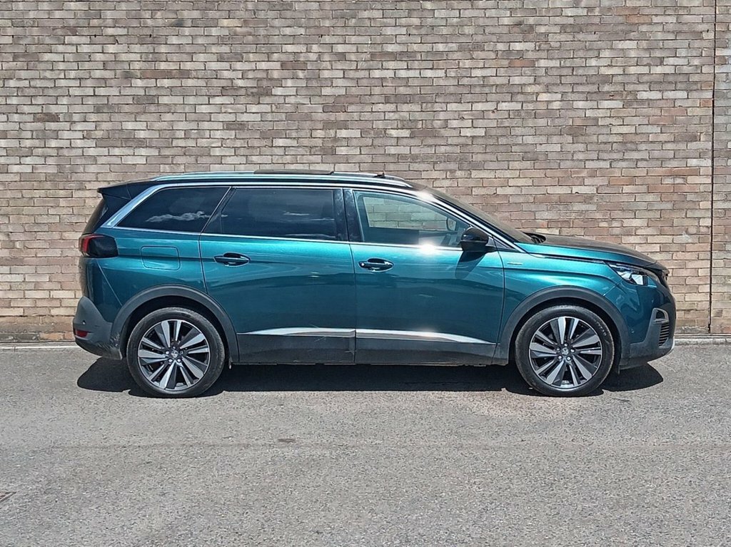 Peugeot 5008 1.2L Gt Line Premium Green #4