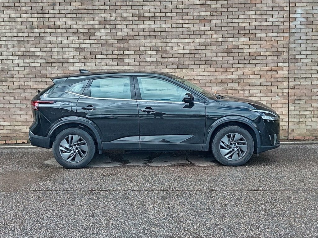 Nissan Qashqai 1.3L Acenta Premium Black #3
