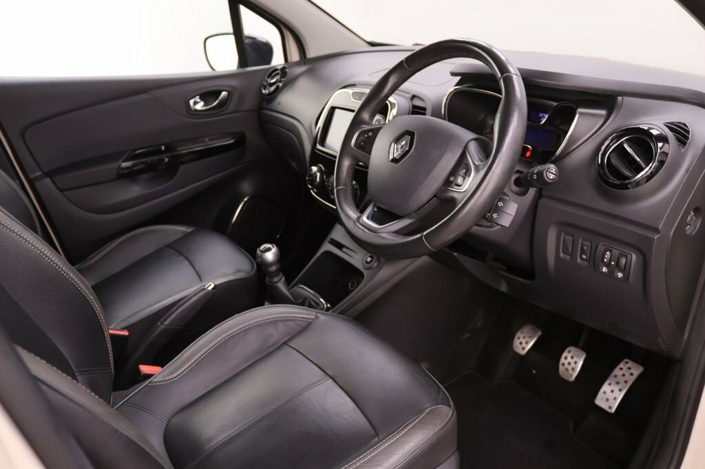 Renault Captur  Red #12